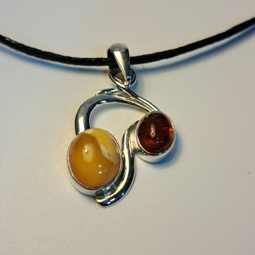 Click to view detail for HW-542 Pendant, Oval Yellow & Amber $58